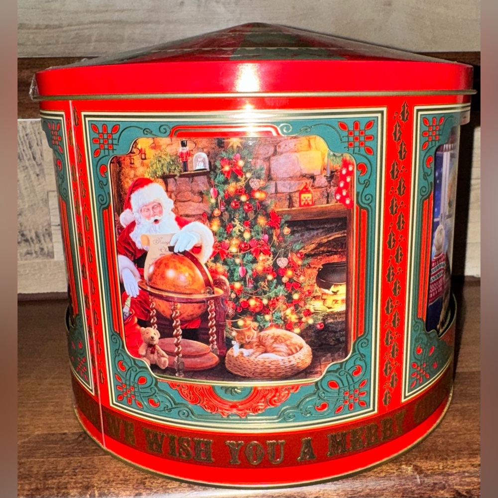 Cute 🥰 Large Tin Box with Santa music box Vintage Images , Cookies 🍪 included